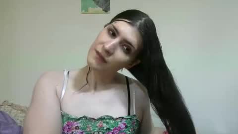 Poison Ivy  online show from June 8, 12:52 am