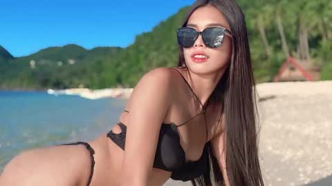 PINAYTRANSHOTNESS online show from October 8, 2:07 pm