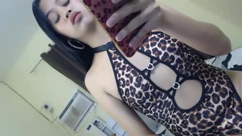 queen bella online show from April 12, 8:23 pm