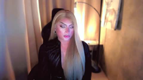 Snapshot of queenarthalia chatting on January 12, 7:21 pm ARTHA online show from January 12, 7:21 pm