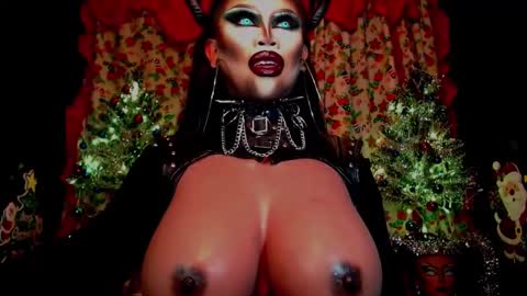 Wanda Luna online show from December 8, 2:57 am