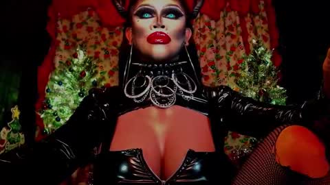 Wanda Luna online show from December 19, 8:13 am