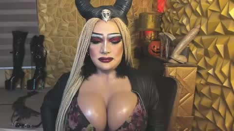 queenofpainsasha online show from February 4, 8:28 pm