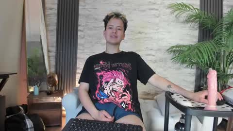 redhood_1_ online show from March 28, 8:27 am