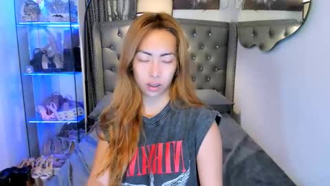 reighnempress online show from September 9, 2:10 am