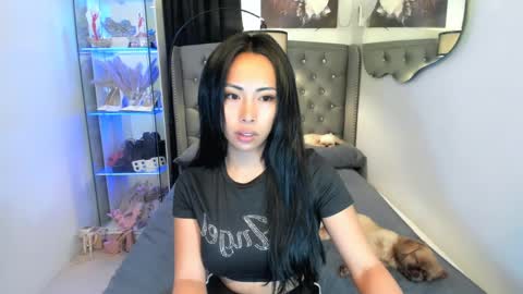 reighnempress online show from April 16, 2:34 am