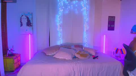 Romi Rouse online show from September 12, 5:05 am