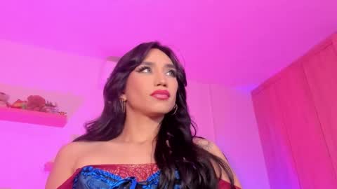 Rose Saenz online show from November 19, 8:31 pm