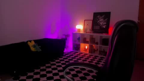 val online show from April 11, 11:19 pm