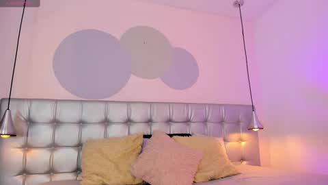 Snapshot of sammybrunette1 chatting on February 12, 7:35 pm Axel online show from February 12, 7:35 pm