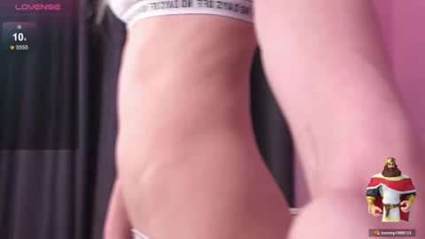 Sasha Vesmus online show from October 25, 9:10 pm