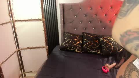 scarbadgirl_ online show from June 25, 5:12 am