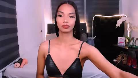 scarlette online show from February 23, 11:00 am