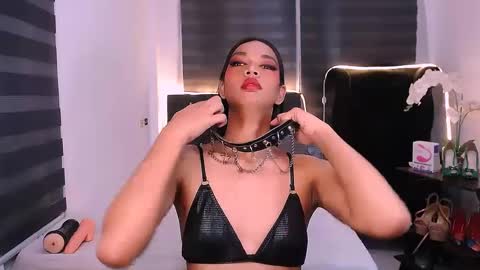 scarlette online show from March 9, 1:15 pm