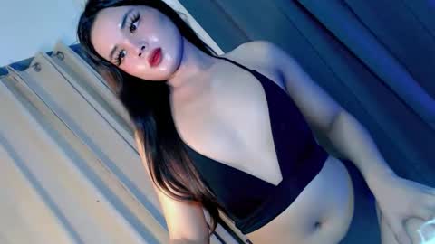 kwen online show from October 18, 11:30 pm