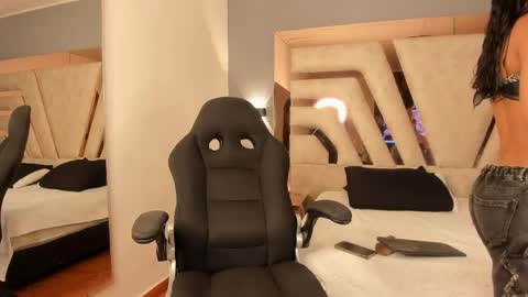 sephorabrown online show from April 24, 4:04 am