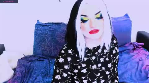 Snapshot of sexxx_queen chatting on December 25, 1:19 pm sexxx_queen online show from December 25, 1:19 pm