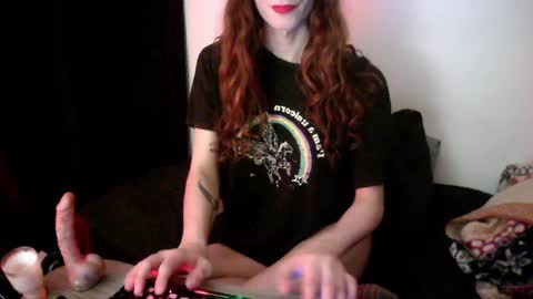 elsathedarlin online show from April 7, 10:27 am