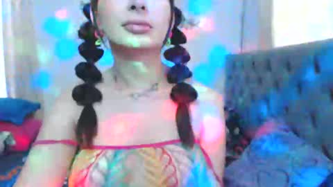 Venus Independent Model online show from September 18, 6:24 pm