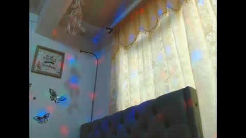 Venus Independent Model online show from October 17, 6:44 pm