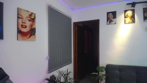 Shellsy H   online show from February 4, 5:12 pm