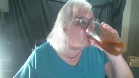 Sissy Diane online show from February 18, 12:37 am