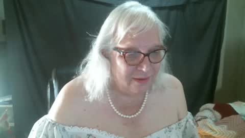 Sissy Diane online show from September 13, 12:55 pm