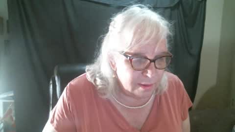 Sissy Diane online show from September 19, 11:43 pm