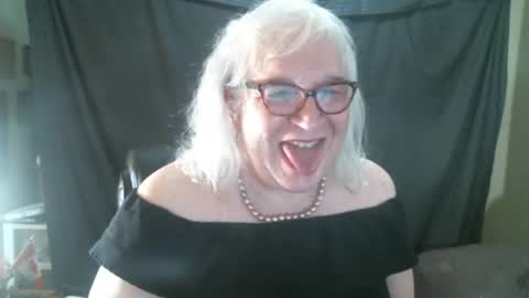 Sissy Diane online show from October 5, 1:11 pm