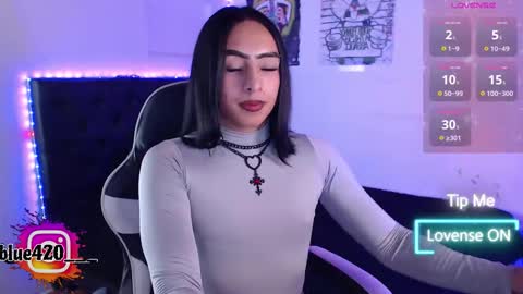 blue online show from November 24, 12:24 am