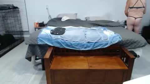 smoothbtm7 online show from November 27, 4:59 am