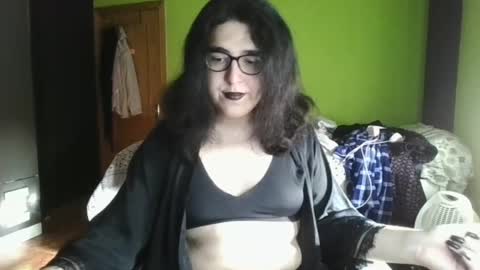 Snowy online show from December 2, 2:03 pm