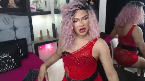 sophia_hott01 online show from December 4, 12:20 pm