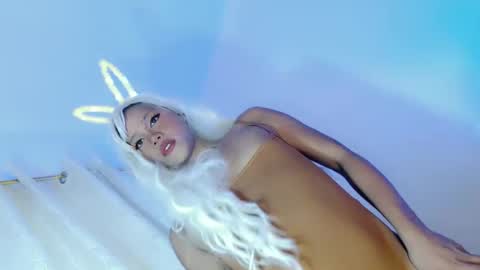 SAMANTHA BABY online show from January 26, 6:17 am