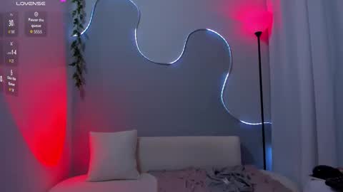 Sophie online show from February 3, 10:58 pm