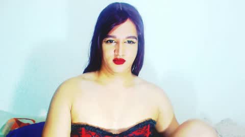 sophiehillsxo online show from April 17, 12:35 am