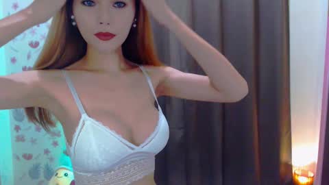 Snapshot of splendid_kim08 chatting on February 26, 9:42 am Kimmy online show from February 26, 9:42 am