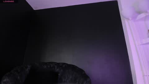 Snapshot of stars4spider_ chatting on March 1, 3:53 am online show from March 1, 3:53 am