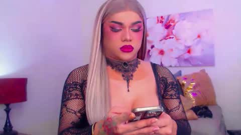 CALL ME STELLA online show from October 26, 10:00 am