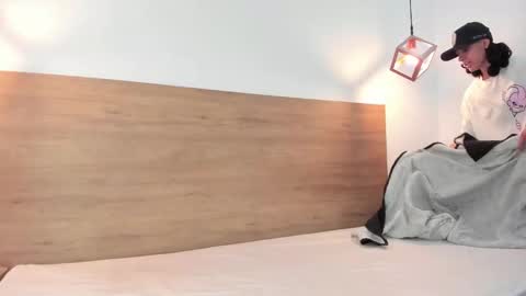 stivenbenet1 online show from December 29, 12:34 pm