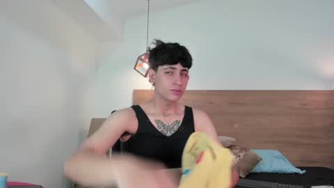 stivenbenet1 online show from February 1, 12:37 pm