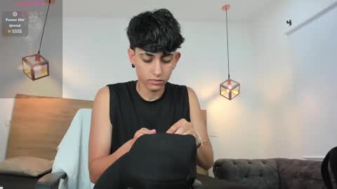 stivenbenet1 online show from February 22, 12:52 pm