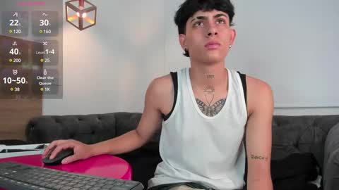 stivenbenet1 online show from March 11, 1:56 pm