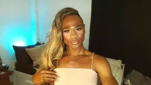 Suanny Klatten  It is my account independent  online show from March 22, 7:07 pm