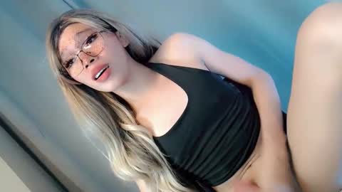 Snapshot of sugarxbaby_ chatting on October 2, 8:41 pm LoveSugar online show from October 2, 8:41 pm