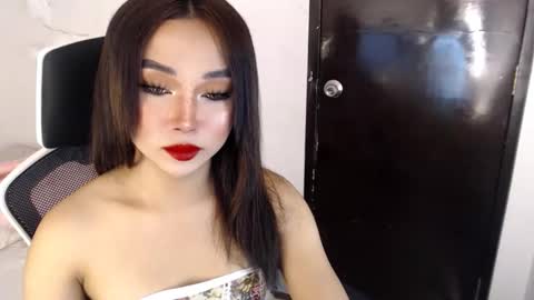 sultry cyramore online show from October 24, 8:19 am