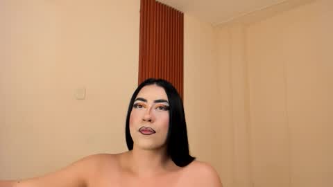 Snapshot of suprasexyjohn chatting on October 16, 8:08 pm llllSupra llll online show from October 16, 8:08 pm