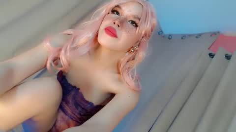 APPLE DE APPP online show from December 2, 7:00 pm