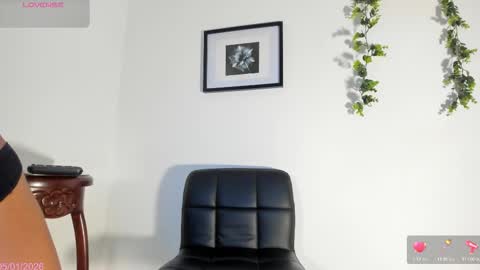  T A M A R A  online show from January 6, 1:09 am