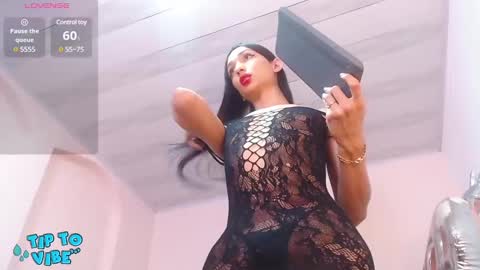 Snapshot of tamarafoxy_ chatting on December 14, 10:45 am Tamara online show from December 14, 10:45 am